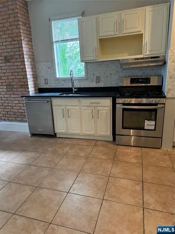 $999,900 | 142 St Nicholas Avenue, Englewood, NJ 07631