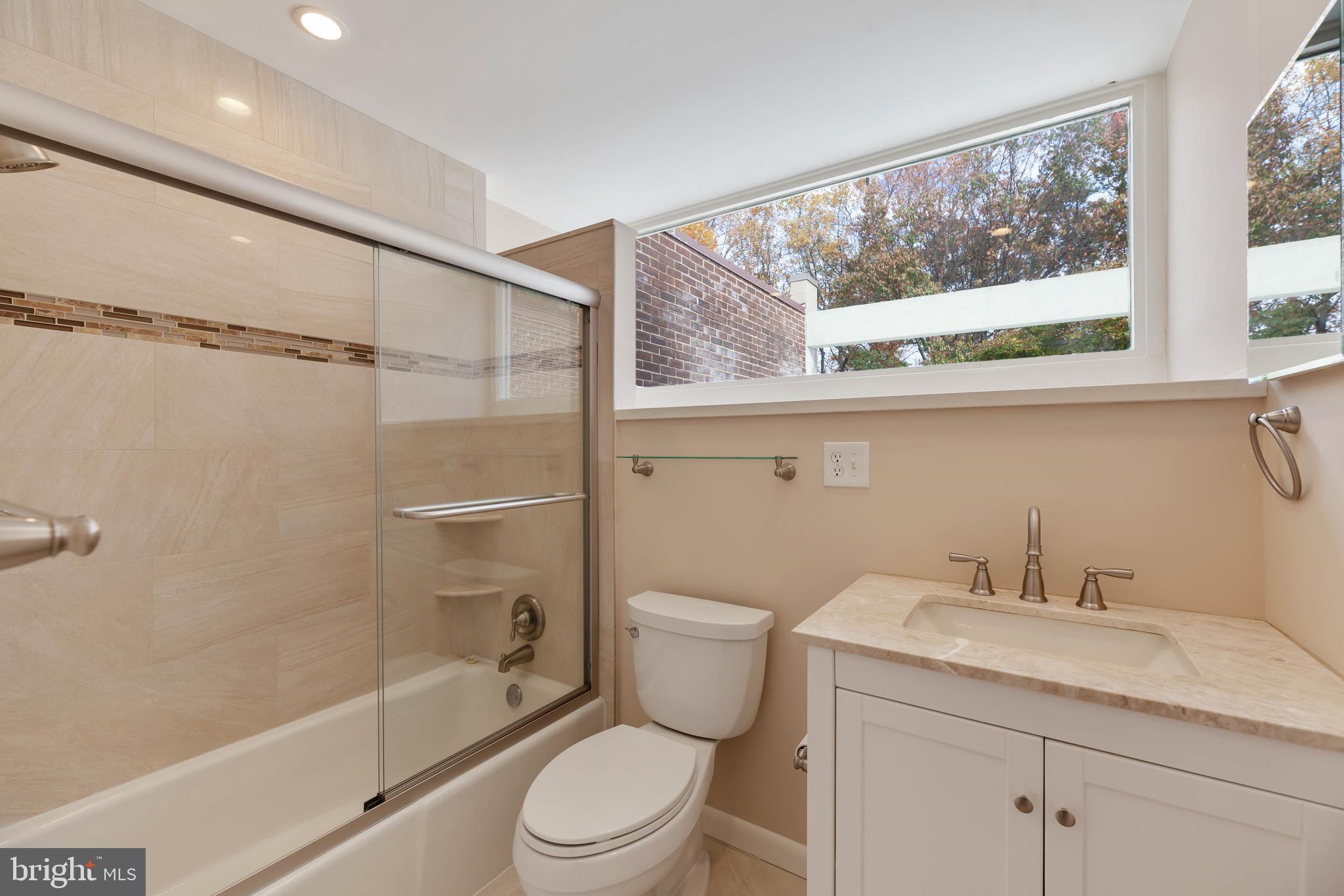 11520 Hickory Cluster Reston, VA 20190 - Photo 20 of 34 Full bath on bedroom level