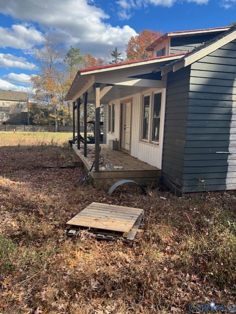 1917 Rebel Road Glen Allen, VA 23059 - Photo 2 of 5 a view of a back yard of the house