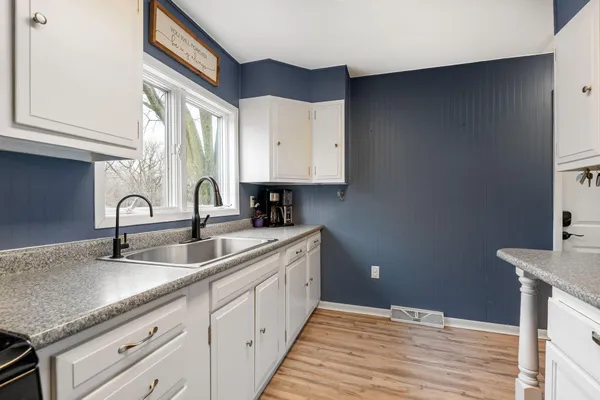 $198,500 | 22383 570th Avenue, Austin, MN 55912