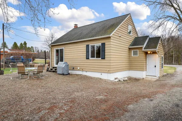 $198,500 | 22383 570th Avenue, Austin, MN 55912