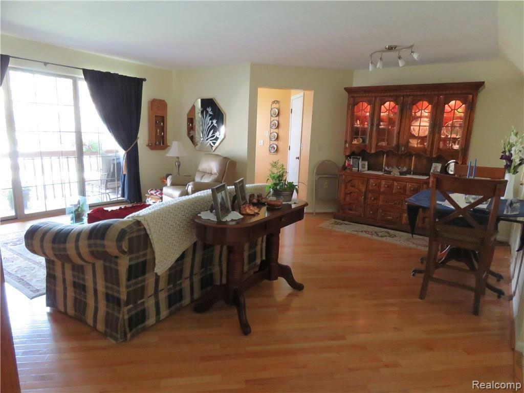 760 South Milford Road Milford, MI 48381 - Photo 11 of 13 Great Room
