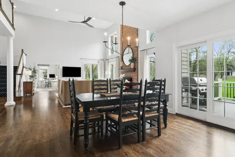 $1,350,000 | 425 Brookmont Lane, North Barrington, IL 60010