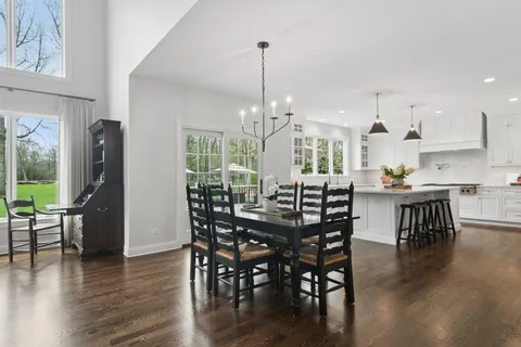 $1,350,000 | 425 Brookmont Lane, North Barrington, IL 60010