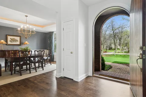 $1,350,000 | 425 Brookmont Lane, North Barrington, IL 60010