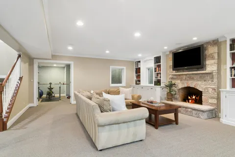 $1,350,000 | 425 Brookmont Lane, North Barrington, IL 60010