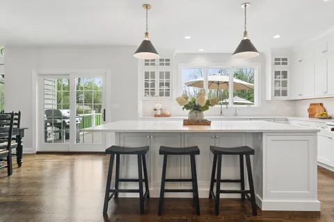 $1,350,000 | 425 Brookmont Lane, North Barrington, IL 60010