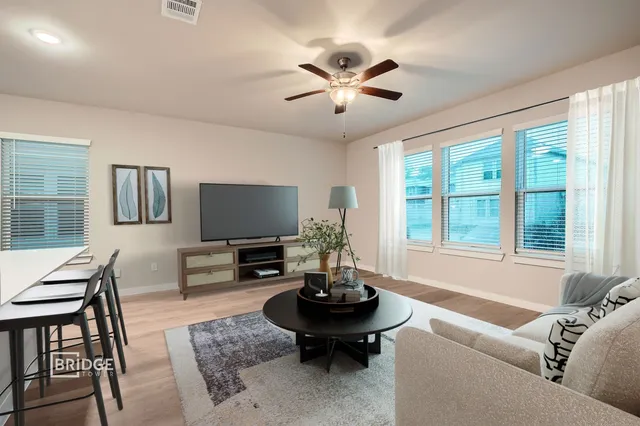 $1,920 | 118 Pecan Lane, Lake Jackson, TX 77566