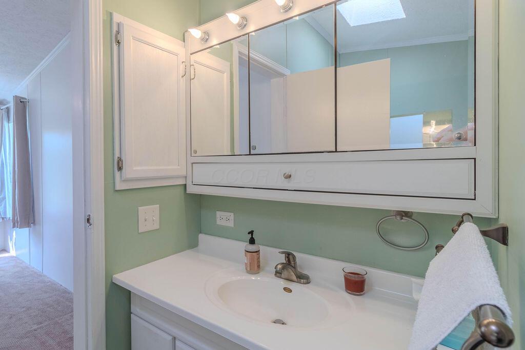 20903 Peoria Loop Road Raymond, OH 43067 - Photo 17 of 26 Primary en-suite bathroom