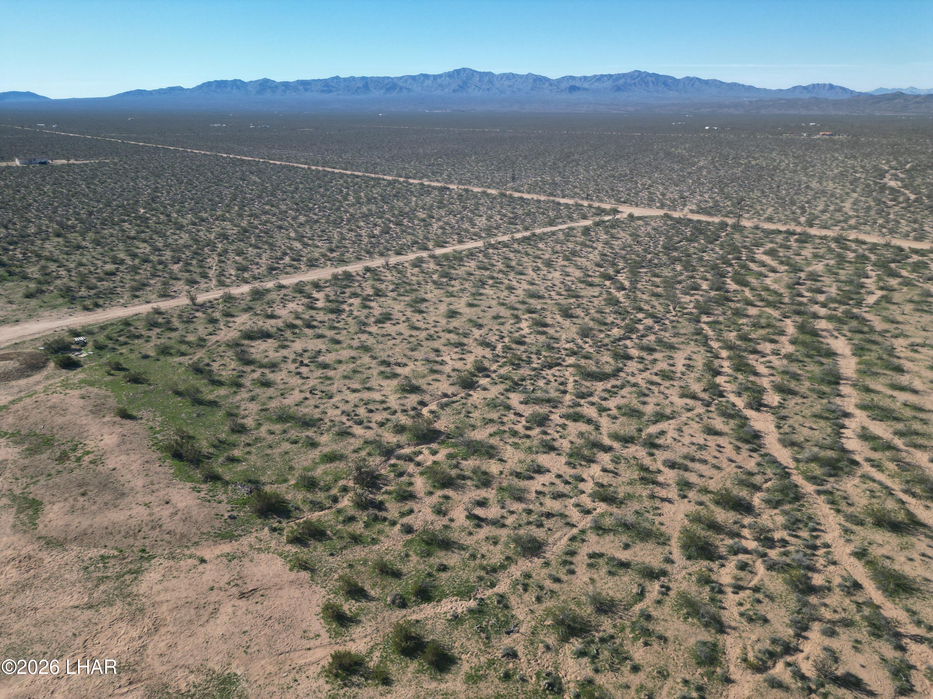 18206 South Gene Autry Road Yucca, AZ 86438 - Photo 10 of 17