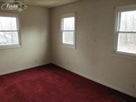 2738 Parmenter Road Corunna, MI 48817 - Photo 8 of 15 20125424-7.JPG
