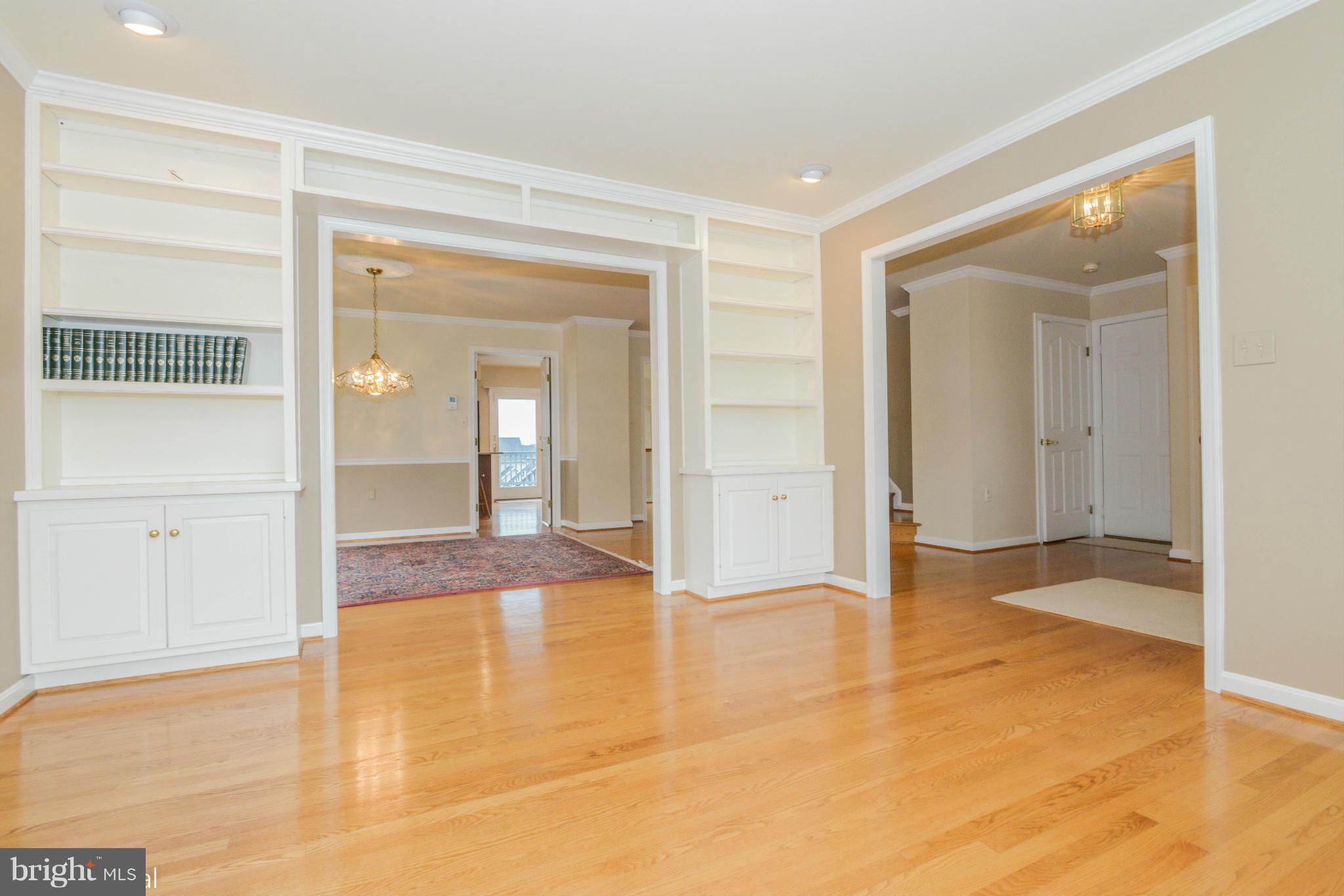 7128 Poole Jones Road Frederick, MD 21702 - Photo 8 of 30 Living Room