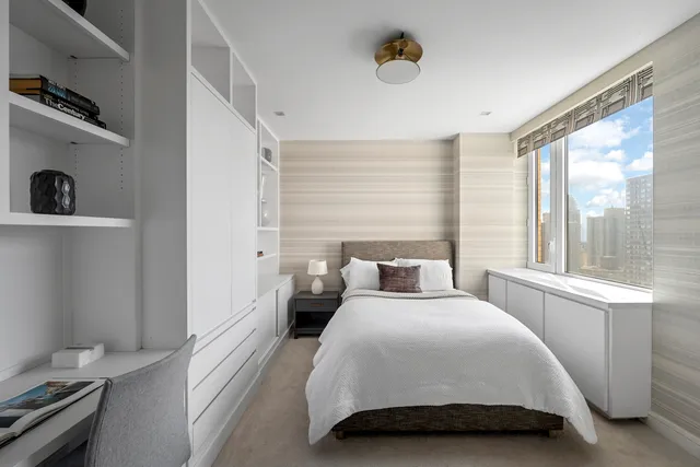 $7,995,000 | 300 East 77th Street, Unit 27/28B | Lenox Hill