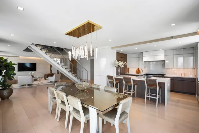 $7,995,000 | 300 East 77th Street, Unit 27/28B | Lenox Hill