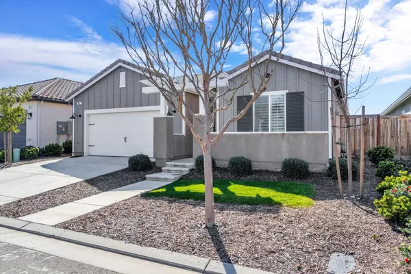 $454,000 | 642 Stone Crest Avenue, Madera, CA 93636