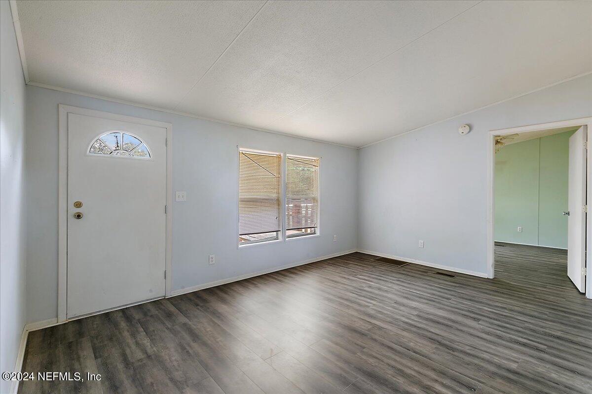 85581 Haddock Road Yulee, FL 32097 - Photo 5 of 13 Front Room