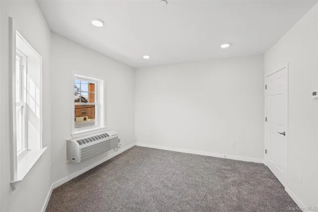 $2,950 | 227 4th Avenue, Unit 211J, Bay Shore, NY 11706