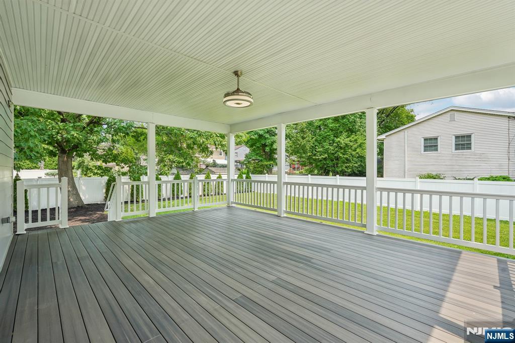 109 Prospect Street Paramus, NJ 07652 - Photo 27 of 33 Gallery Image 27