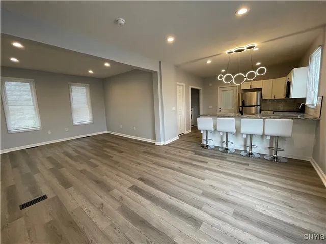 $2,600 | Undisclosed Address, Syracuse, NY 13203