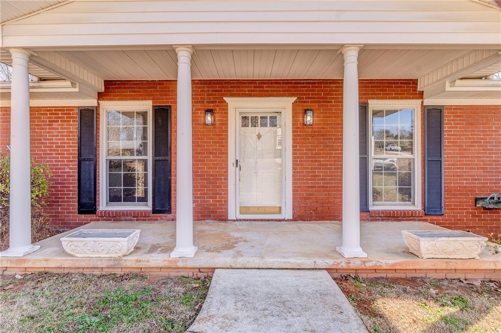 115 Devonwood Drive Calhoun, GA 30701 - Photo 2 of 35 a front view of a house