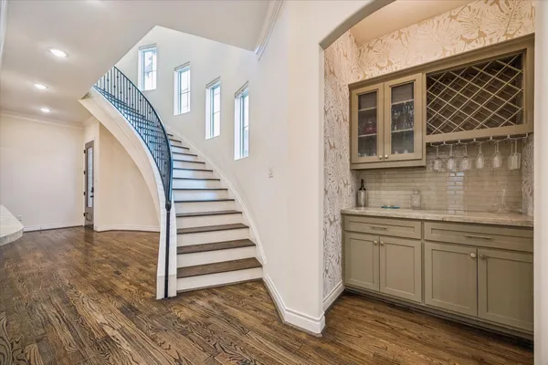 $925,000 | 5305 Gibson Street, Houston, TX 77007