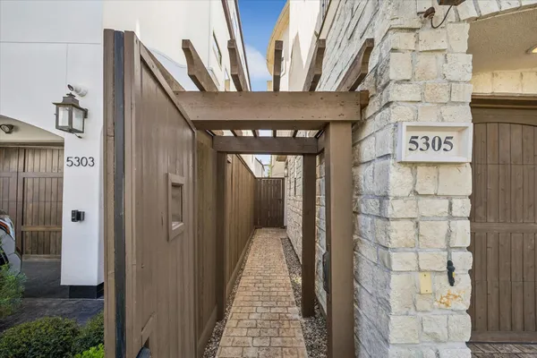 $925,000 | 5305 Gibson Street, Houston, TX 77007