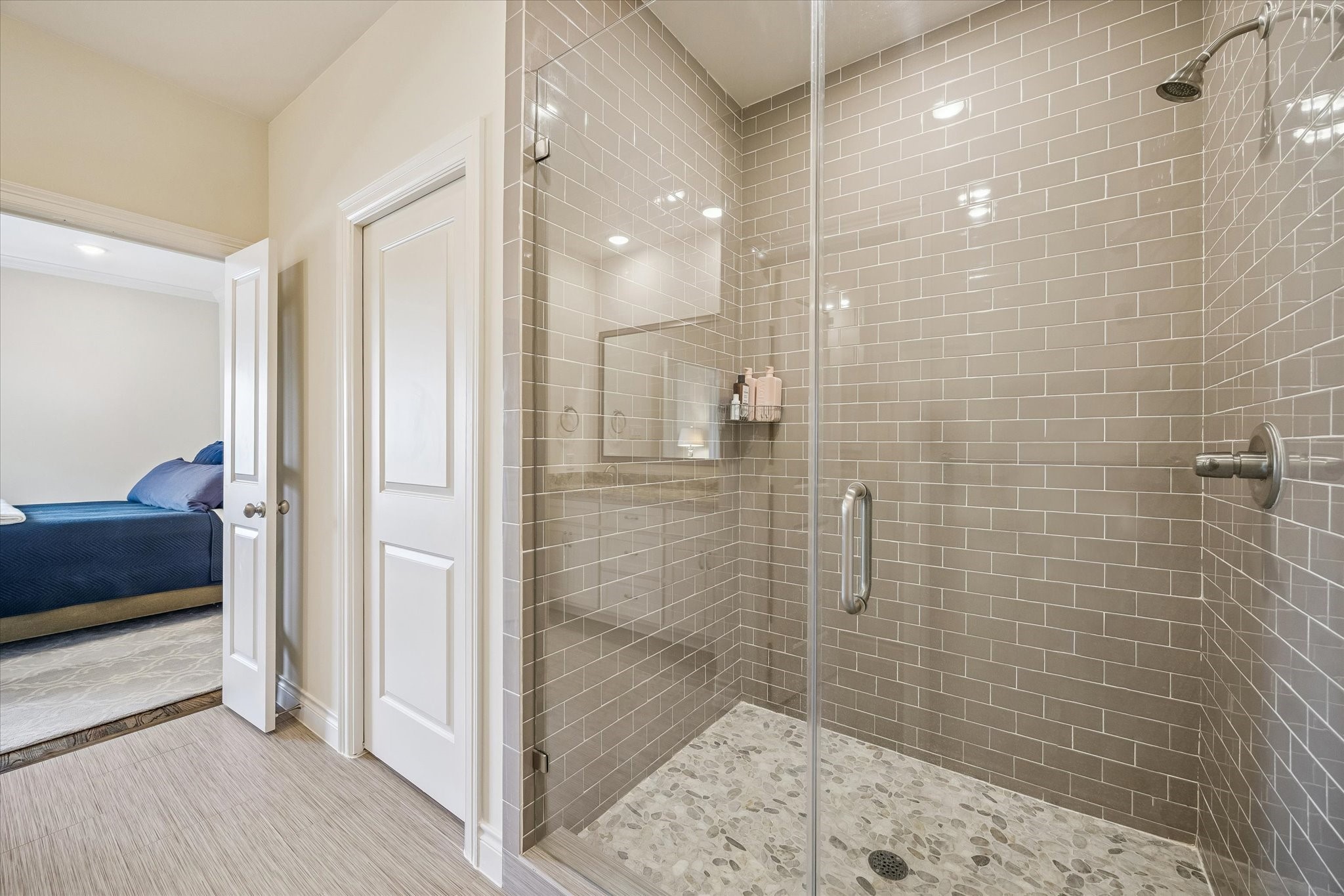 5305 Gibson Street Houston, TX 77007 - Photo 33 of 46 a bathroom with a shower and a sink
