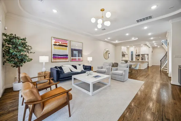 $925,000 | 5305 Gibson Street, Houston, TX 77007