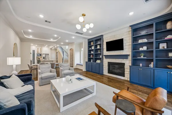 $925,000 | 5305 Gibson Street, Houston, TX 77007