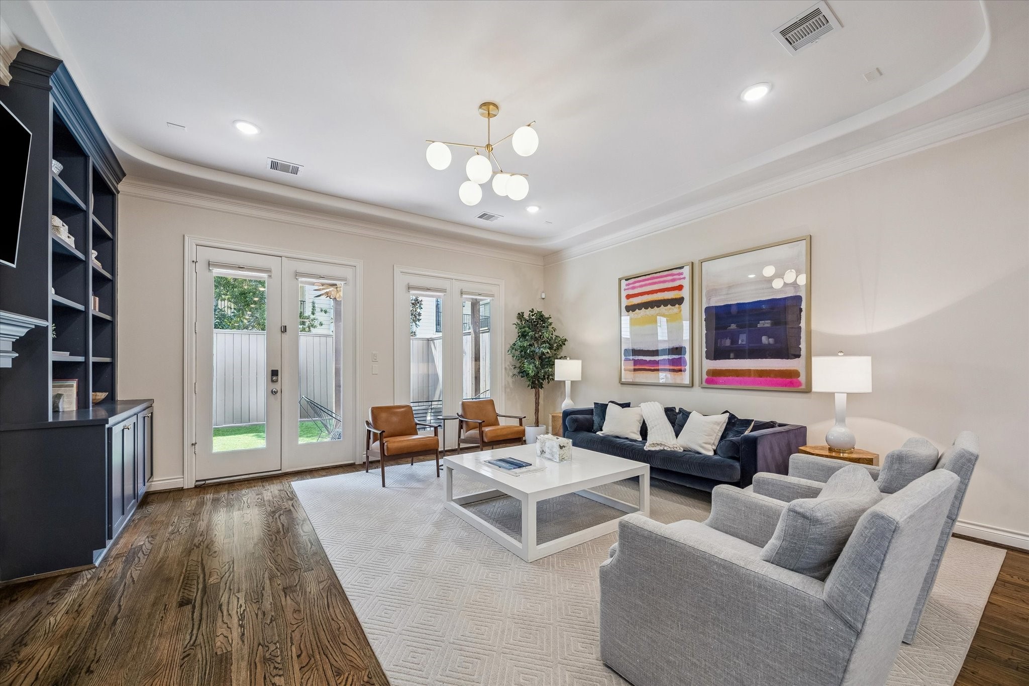 5305 Gibson Street Houston, TX 77007 - Photo 8 of 46 a living room with furniture and wooden floor