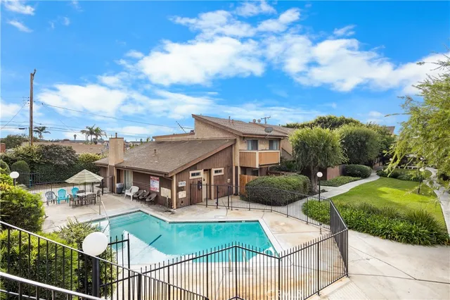 a front view of house with yard