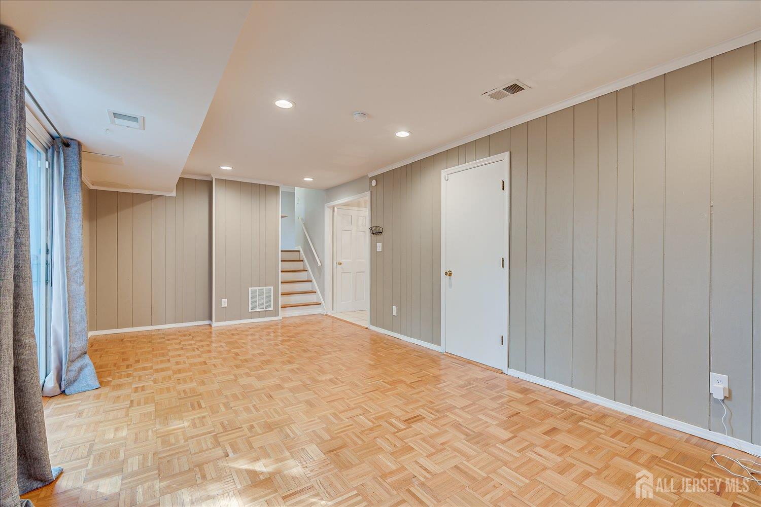 4 Augusta Court Edison, NJ 08820 - Photo 13 of 44