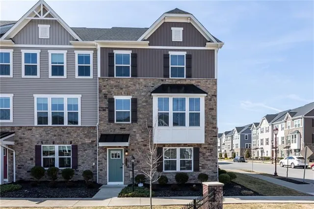 $435,000 | 600 Amarth Lane, Cranberry Township, PA 16066