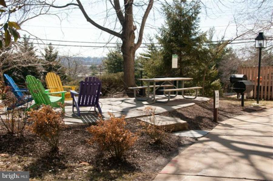 5911 Edsall Road, Unit 405 Alexandria, VA 22304 - Photo 22 of 23 a view of outdoor space yard and patio