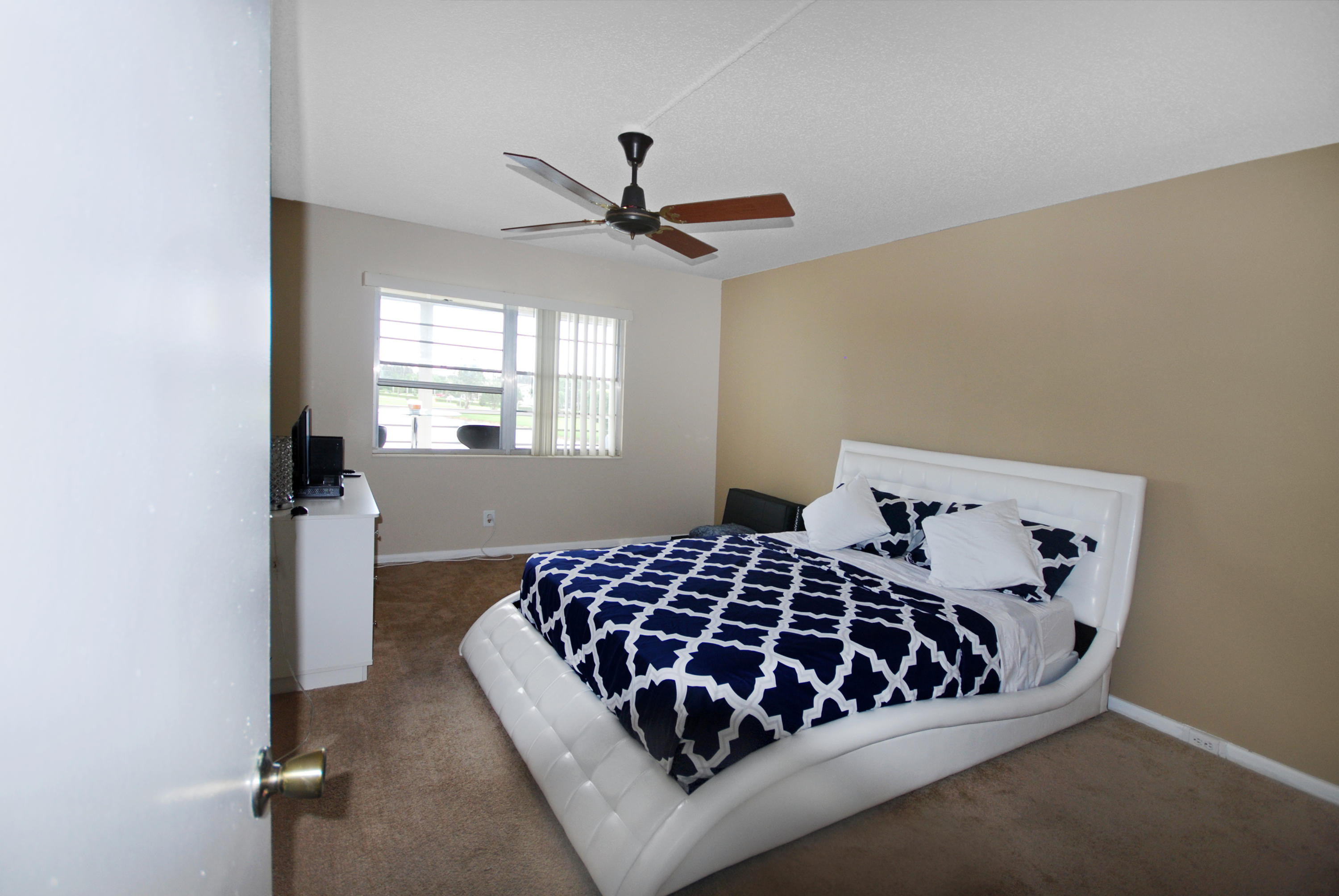 4013 Guildford East, Unit 4013 Boca Raton, FL 33434 - Photo 6 of 9 DSC_0007-1