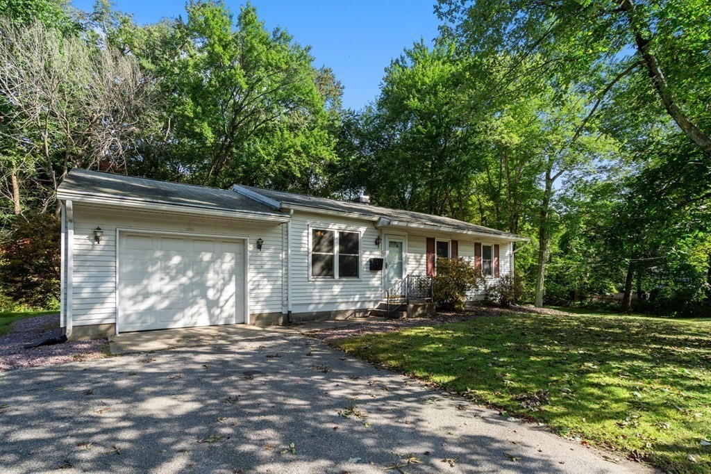 699 Benson Road Northbridge, MA 01588 - Photo 3 of 21 Gallery Image 3