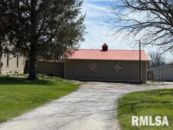 $400,000 | 13755 Il Highway, Good Hope, IL 61438