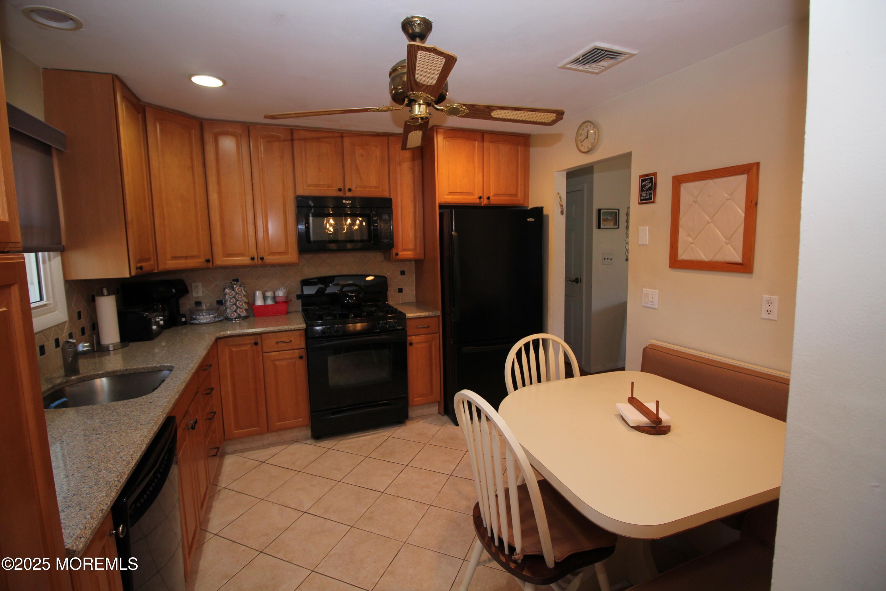 5 Lowell Road Manalapan, NJ 07726 - Photo 12 of 43 5c Kitchen