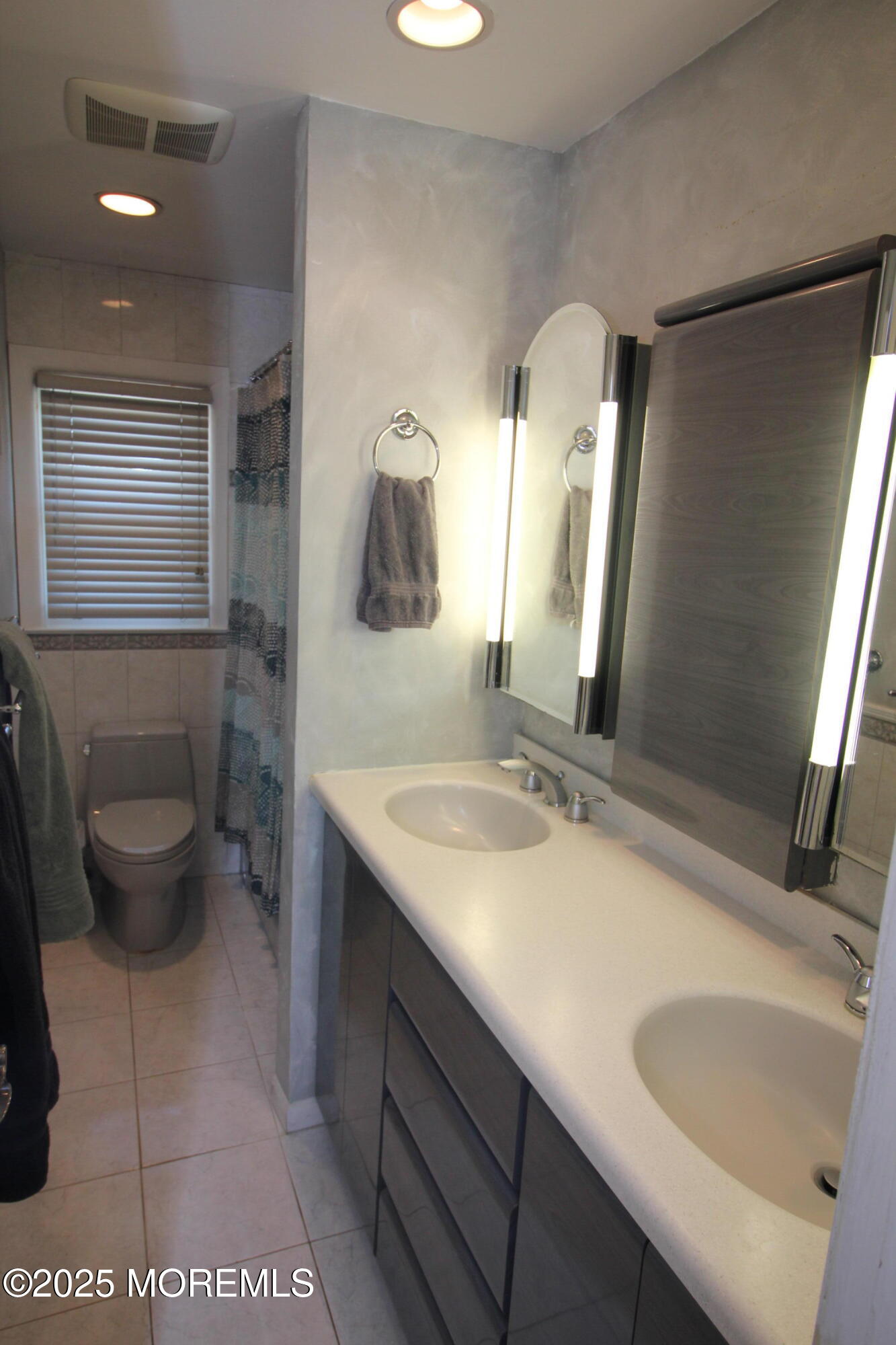 5 Lowell Road Manalapan, NJ 07726 - Photo 22 of 43 10a Upper Bath