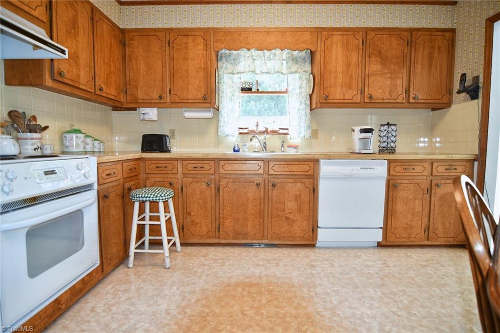 2142 Frye Bridge Road Clemmons, NC 27012 - Photo 15 of 39 Gallery Image 15