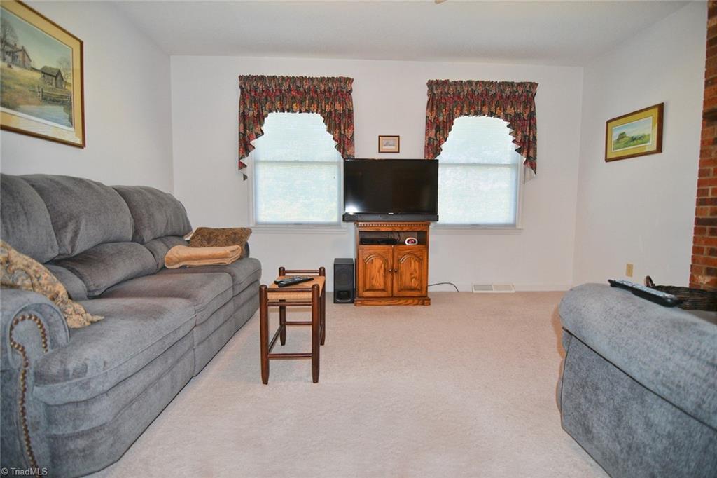 2142 Frye Bridge Road Clemmons, NC 27012 - Photo 18 of 39 Gallery Image 18