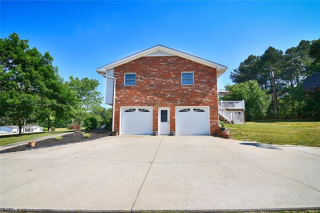 2142 Frye Bridge Road Clemmons, NC 27012 - Photo 3 of 39 Gallery Image 3