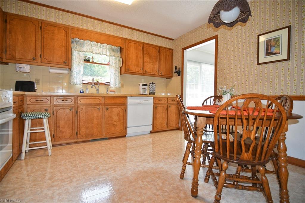 2142 Frye Bridge Road Clemmons, NC 27012 - Photo 23 of 39 Gallery Image 23