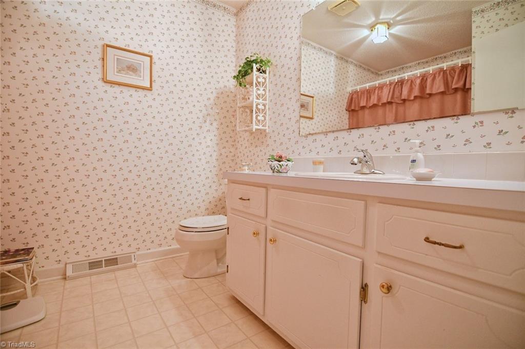 2142 Frye Bridge Road Clemmons, NC 27012 - Photo 30 of 39 Gallery Image 30