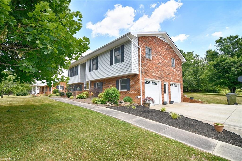 2142 Frye Bridge Road Clemmons, NC 27012 - Photo 9 of 39 Gallery Image 9