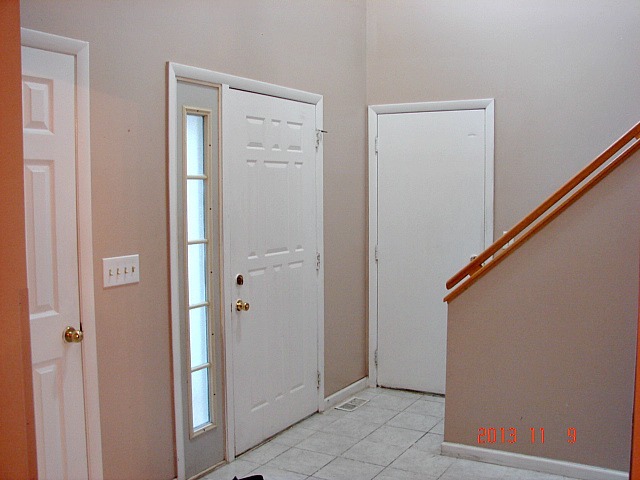 5353 Joshua Court Gurnee, IL 60031 - Photo 2 of 22 a view of an entryway
