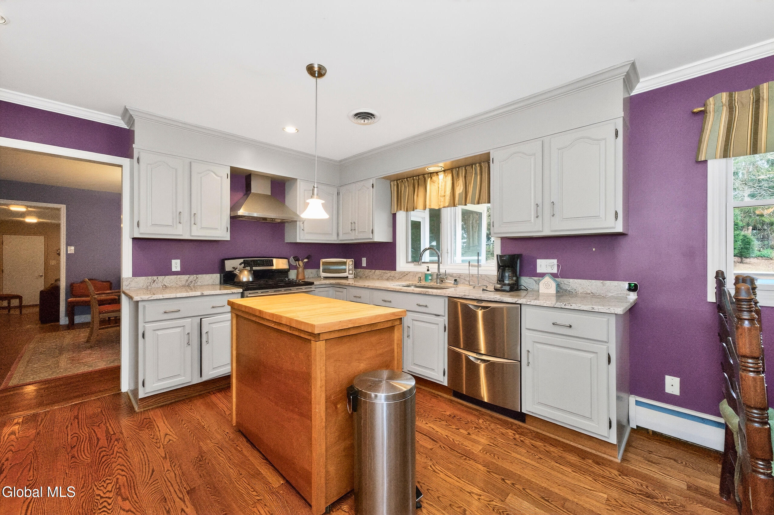 7 Maple Lane North Colonie, NY 12211 - Photo 14 of 47 2 Kitchen 4 - Edited