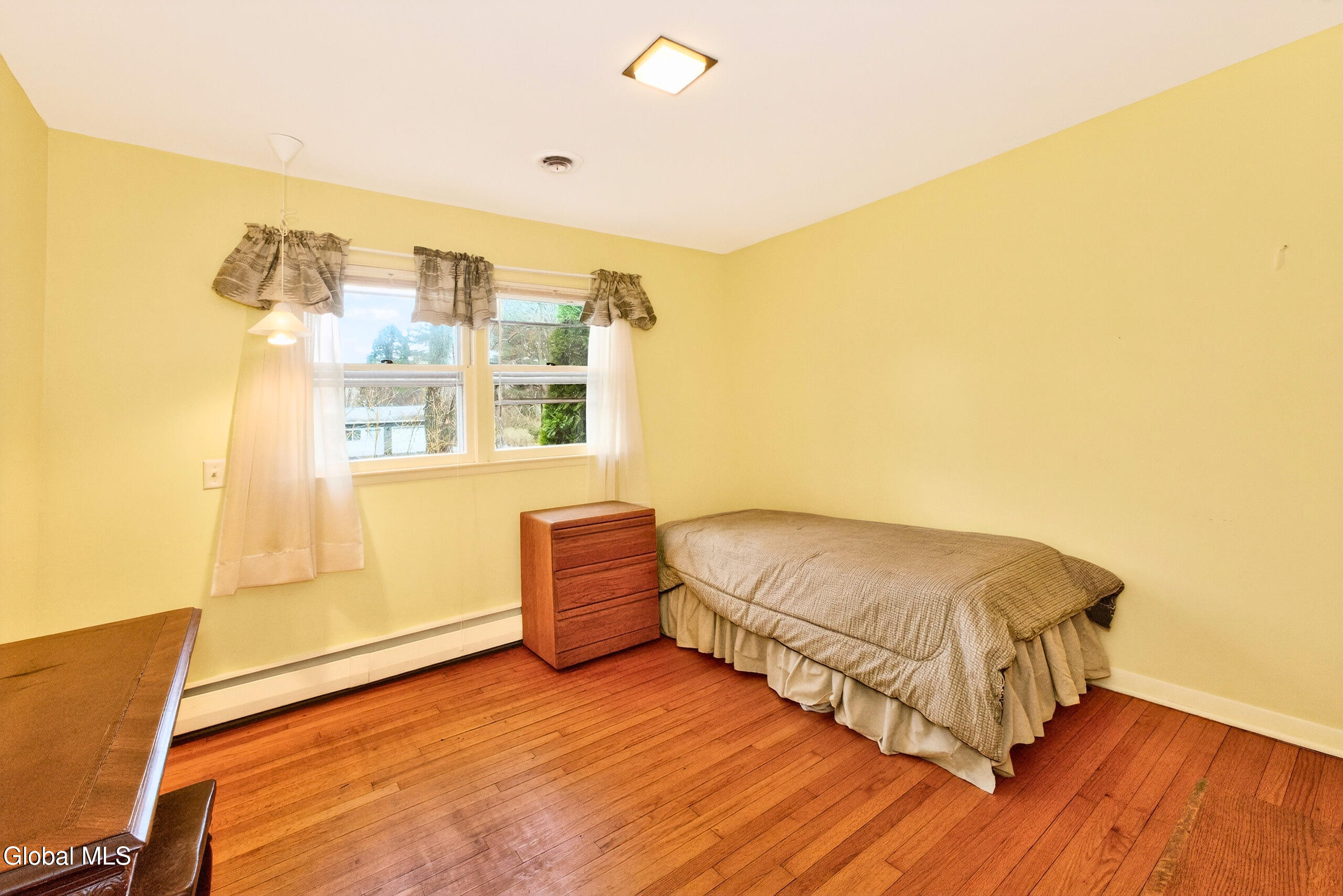 7 Maple Lane North Colonie, NY 12211 - Photo 27 of 47 6 Bedroom 1 - Edited