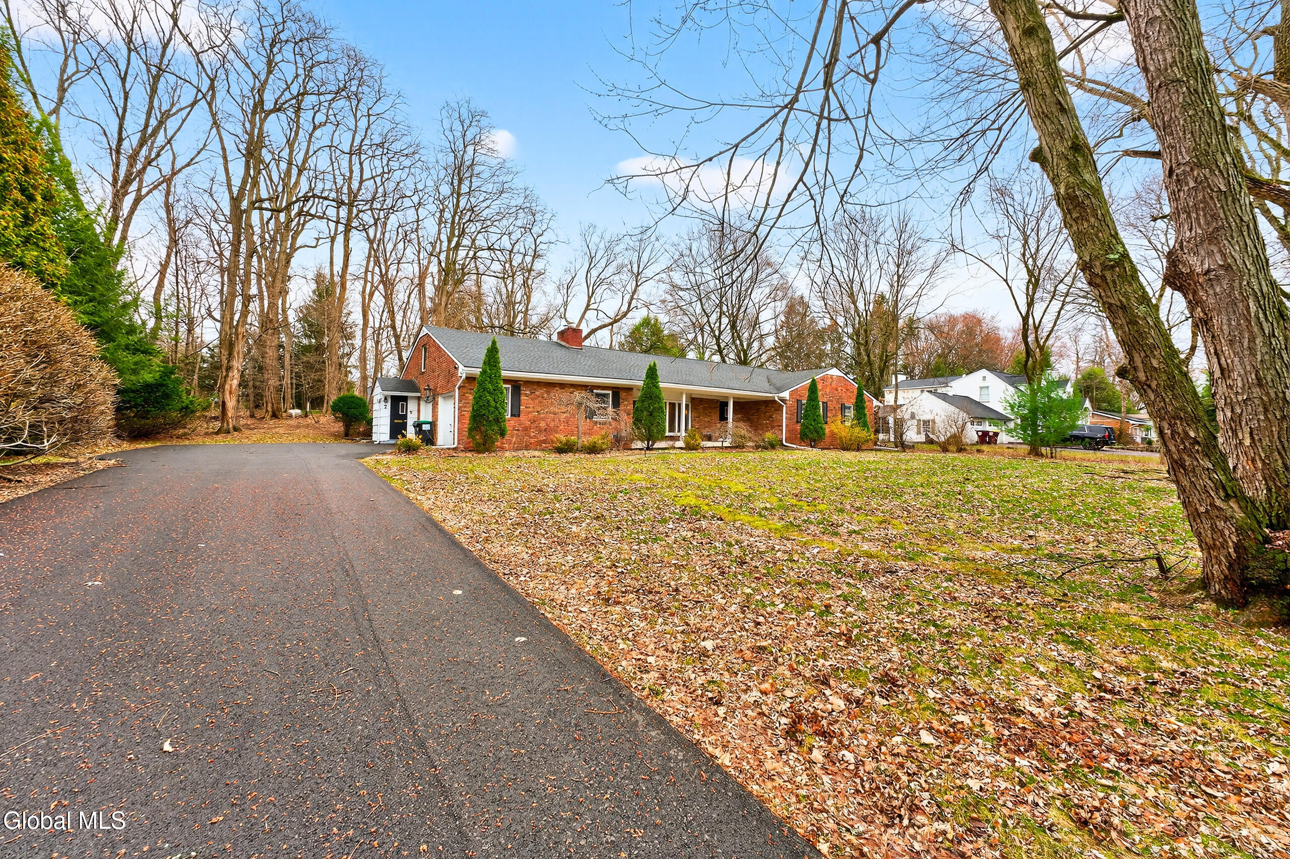 7 Maple Lane North Colonie, NY 12211 - Photo 4 of 47 0 Front 3 - Edited
