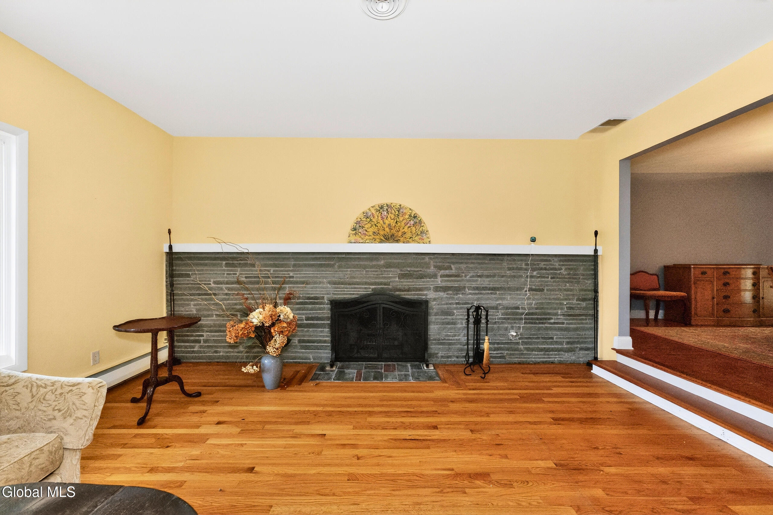 7 Maple Lane North Colonie, NY 12211 - Photo 9 of 47 1 Livingroom 4 - Edited